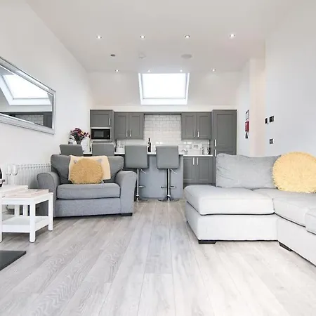 Holiday home Hoxne - Daisy With Private Hot Tub