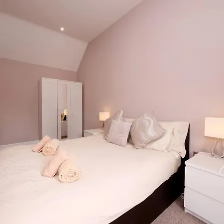 בית נופש Hoxne - Daisy With Private Hot Tub *